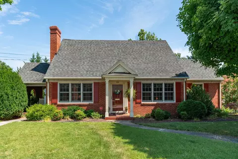 1029 Selma Blvd, Staunton, VA 24401