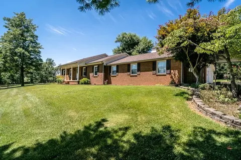 54 Romaine Ln, Stuarts Draft, VA 24477