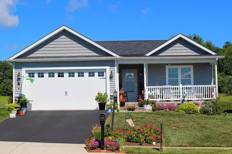 349 Ridge Crest Ter, Waynesboro, VA 22980