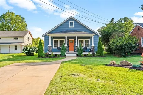 2112 Cortland St, Waynesboro, VA 22980