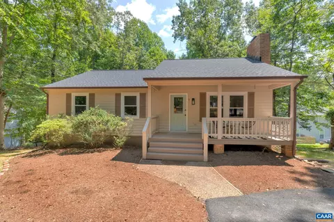 3 Roadview Ter, Palmyra, VA 22963
