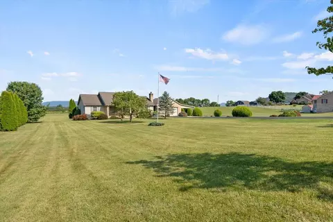 6910 Ida Rd, Stanley, VA 22851 photo 2
