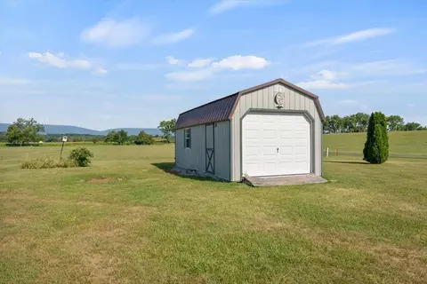 6910 Ida Rd, Stanley, VA 22851 photo 39