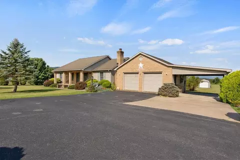 6910 Ida Rd, Stanley, VA 22851 photo 4