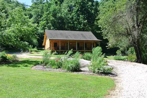 912 Love Rd, Lyndhurst, VA 22952