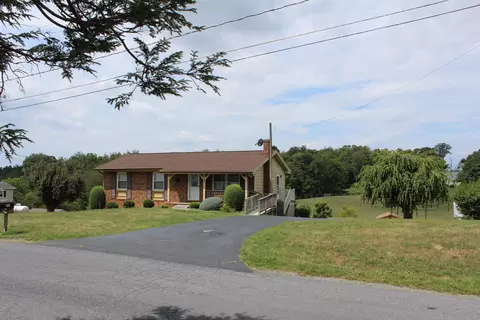 1961 Mauzy Ln, Broadway, VA 22815