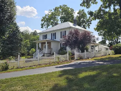 2964 Spring Hill Rd, Staunton, VA 24401