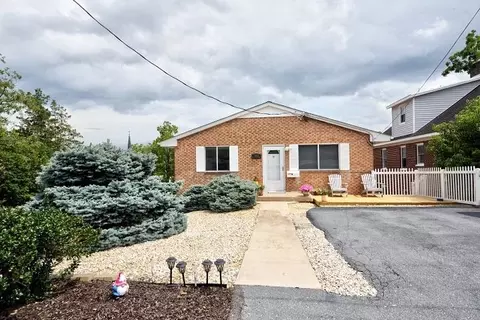340 Pine Ave, Waynesboro, VA 22980 photo 2