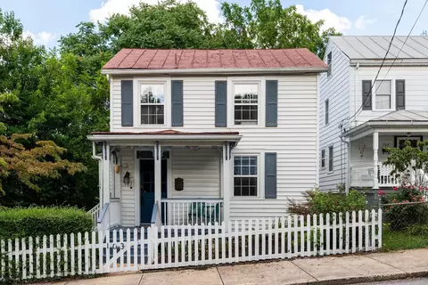 103 Sunnyside St, Staunton, VA 24401