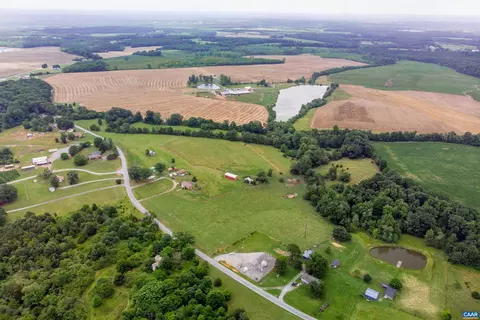 989 Pigeon Run Rd, Gladys, VA 24554