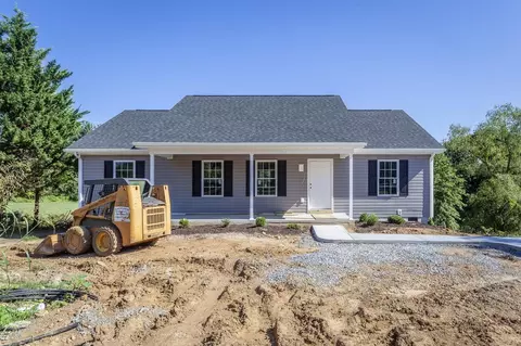 405 Williams Ave, Shenandoah, VA 22849
