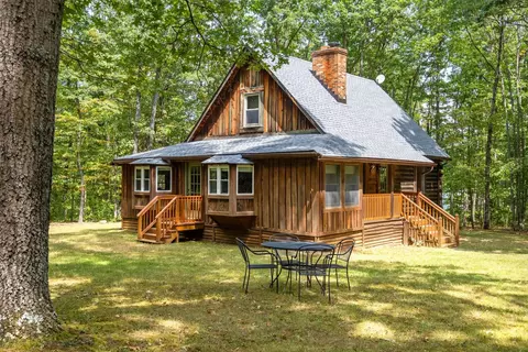 376 Mullins Ln, Stuarts Draft, VA 24477