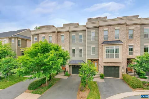 2719 Avinity Ln, Charlottesville, VA 22902 photo 2