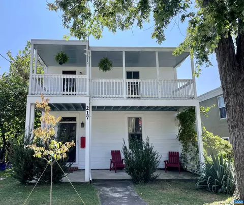 217 9th St, Charlottesville, VA 22903