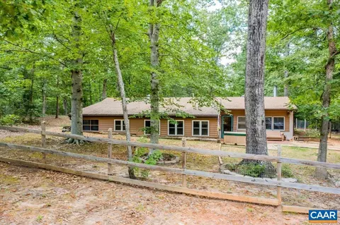 2880 S Powells Island Rd, Arrington, VA 22922