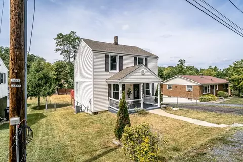 37 Jefferson St, Verona, VA 24482