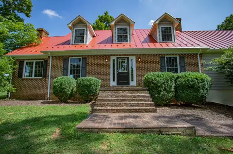 776 Chestnut Ridge Rd, Staunton, VA 24401