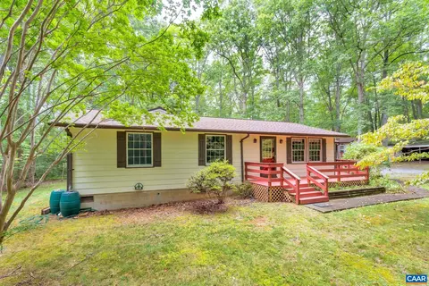 384 Walnut Shade Rd, Louisa, VA 23093