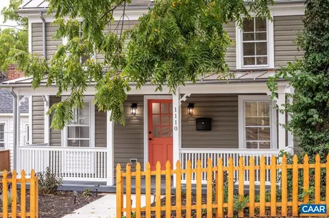 1110 W Beverley St W, Staunton, VA 24401