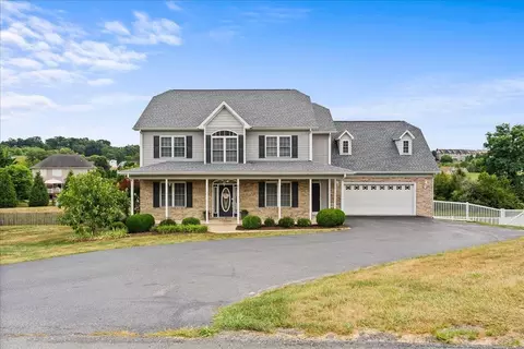 24 Hamshire Way, Fishersville, VA 22939