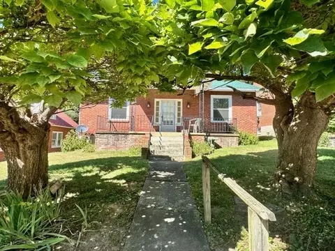 423 Hendren Ave, Staunton, VA 24401
