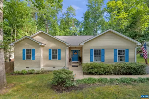 31 Stonewall Dr, Palmyra, VA 22963