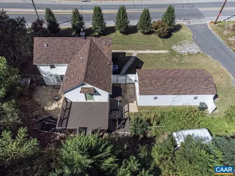 1605 E Main St E, Waynesboro, VA 22980 photo 2