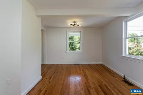 1605 E Main St E, Waynesboro, VA 22980 photo 12