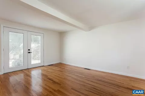 1605 E Main St E, Waynesboro, VA 22980 photo 8
