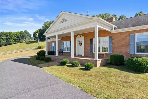 3538 Churchville Ave, Staunton, VA 24401