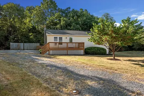 196 Jessica Pl, Toms Brook, VA 22660