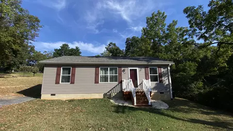 517 A St, Staunton, VA 24401