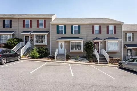 3314 Debbie Ct, Harrisonburg, VA 22801