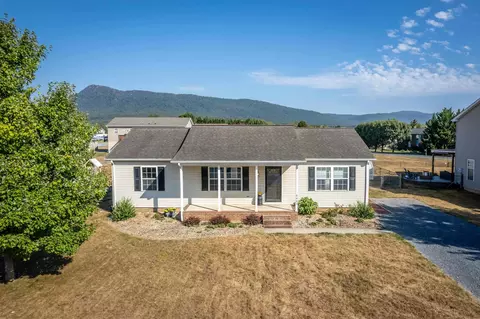 9443 Foxtail Pl, Mcgaheysville, VA 22840