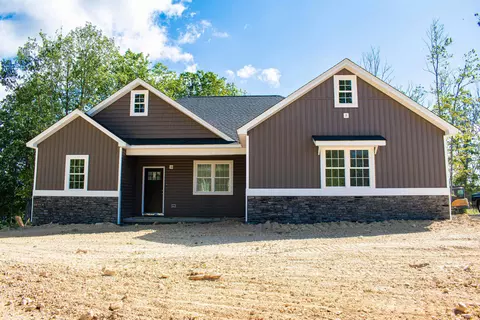 24 Valley Manor Dr, Staunton, VA 24401