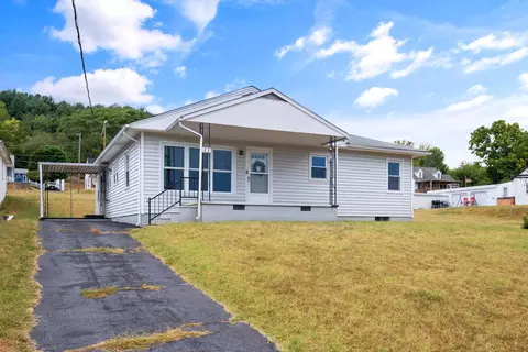 22 Blue Ridge Ave, Mount Sidney, VA 24467