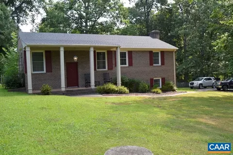 205 Woodland Pl, Farmville, VA 23901
