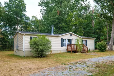 957 Ridge View Ln, Shenandoah, VA 22849