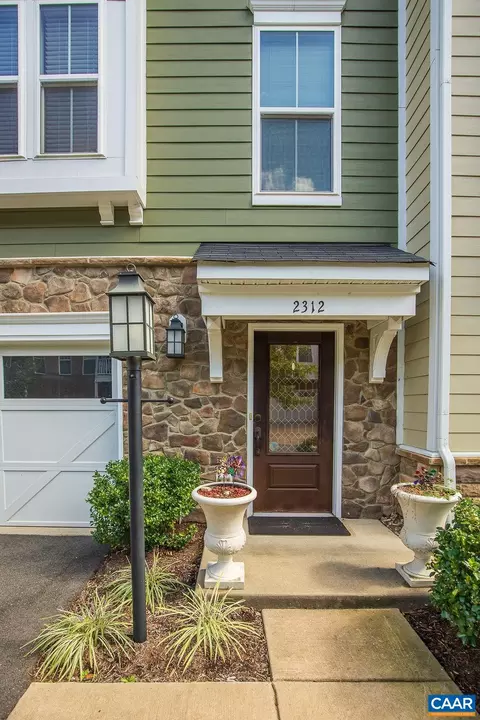 2312 Avinity Ct, Charlottesville, VA 22902 photo 2