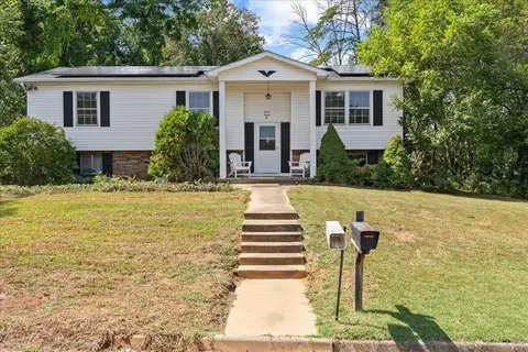 722 Carann St, Staunton, VA 24401