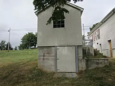 182 Draft Ave, Stuarts Draft, VA 24477 photo 5