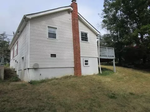 182 Draft Ave, Stuarts Draft, VA 24477 photo 4