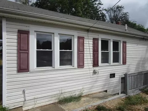 182 Draft Ave, Stuarts Draft, VA 24477 photo 3