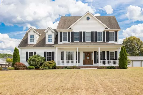 902 Riverside Ave, Grottoes, VA 24441