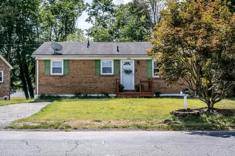 1618 Pierce St, Staunton, VA 24401