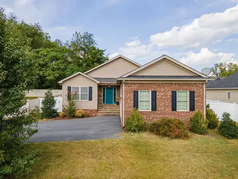 1166 Landon Dr, Harrisonburg, VA 22801
