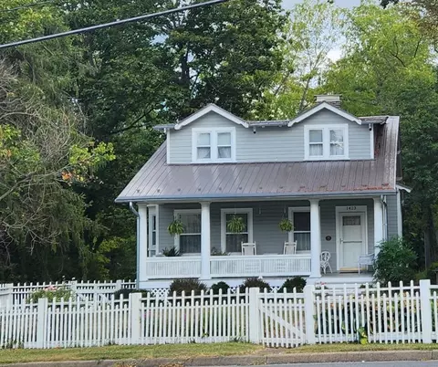 1423 N Augusta St N, Staunton, VA 24401