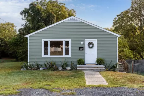 911 Bridge Ave, Waynesboro, VA 22980