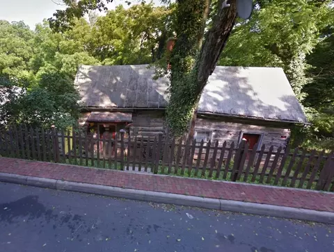 654 E Beverley St E, Staunton, VA 24401