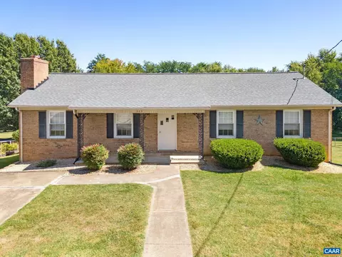 313 Hoover St, Staunton, VA 24401